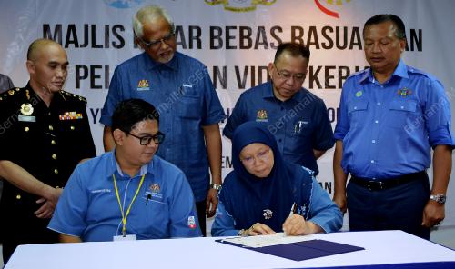 MK01_14112018_MAHFUZ_BN201811133530