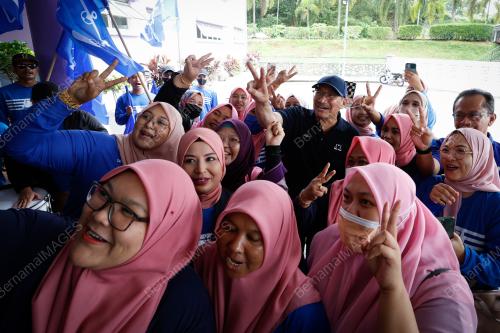 DATUK SERI HISHAMUDDIN TUN HUSSEIN