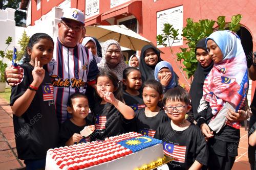 DATUK AKRAMUDDIN AB AZIZ