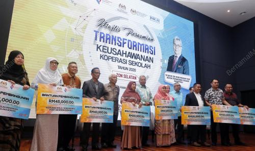 DATUK SERI MOHD REDZUAN YUSOF
