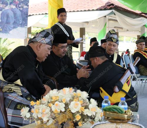 PERSEMBAHAN SENI SILAT GAYUNG MALAYSIA