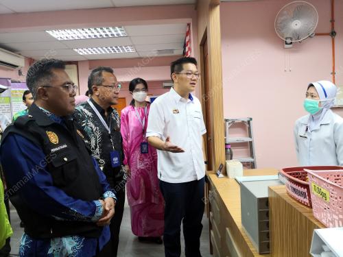 DATUK LIM BAN HONG