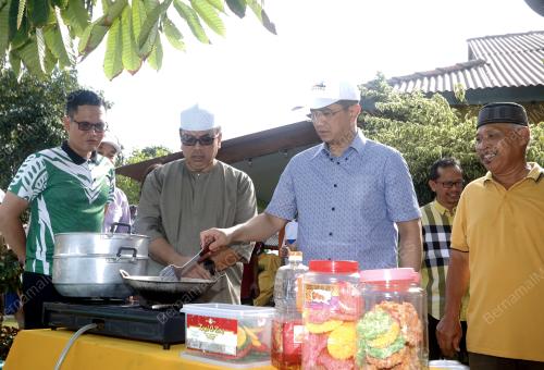 DATUK SERI MOHAMED AZMIN ALI
