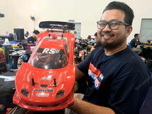 KEJOHANAN KERETA KAWALAN JAUH
