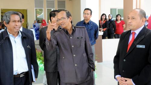 TAN SRI AMBRIN BUANG