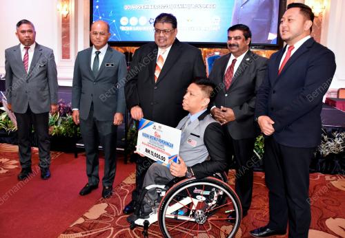 DATUK SERI AB RAUF YUSOH