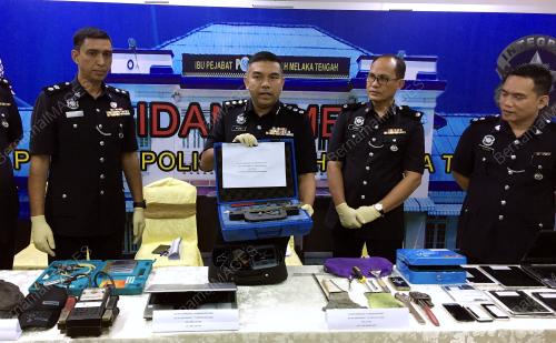 ACP AFZANIZAR AHMAD