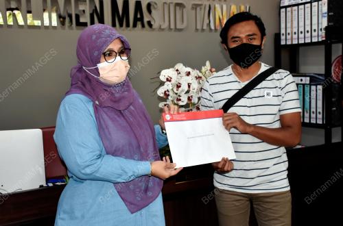 DATUK MAS ERMIEYATI SAMSUDIN