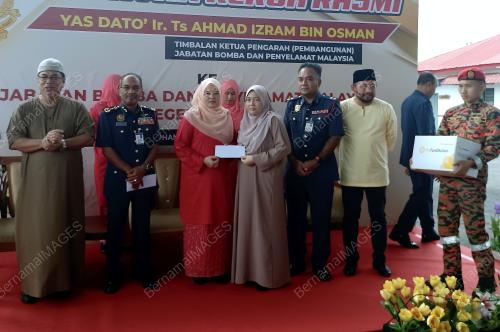 DATUK AHMAD IZRAM OSMAN