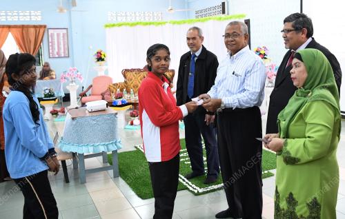MK01_23012018_BANTUAN_AWAL