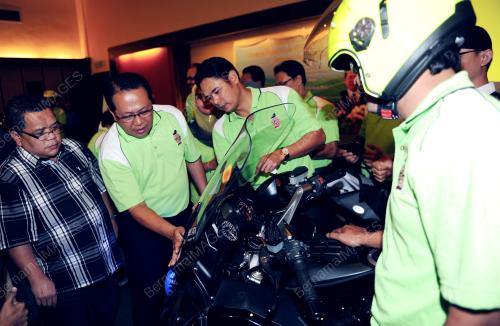DATUK SERI ISMAIL AHMAD