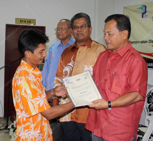MK01_24022011_SERAH_SIJIL_2