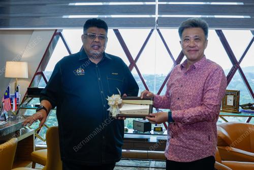 DATUK SERI AB RAUF YUSOH