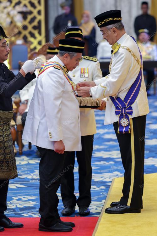 TUN MOHD ALI RUSTAM