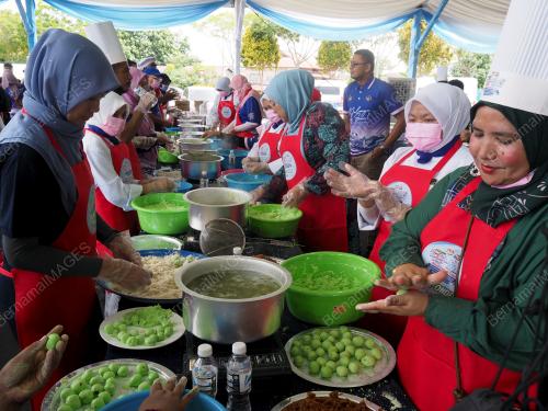 DATUK KHAIDHIRAH ABU ZAHAR