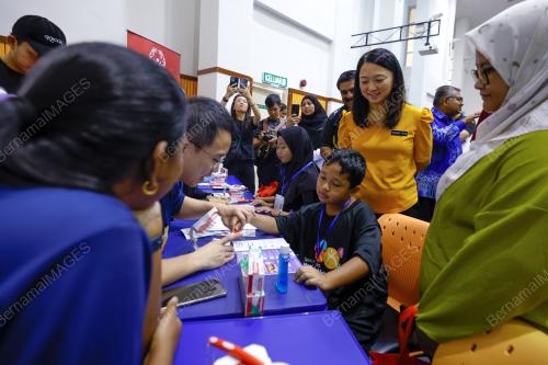 HANNAH YEOH