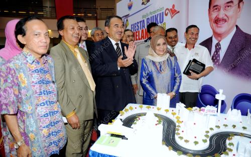 MK01_26022013_BUKU_ALI_RUSTAM