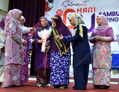 TOH PUAN ASMAH ABDUL RAHMAN