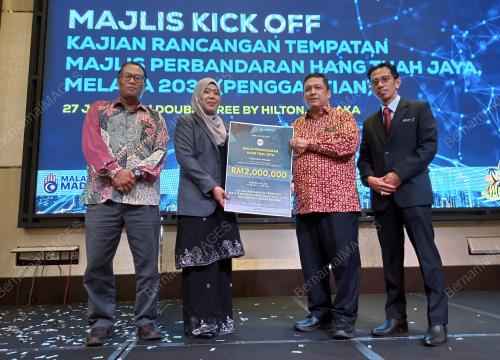 MD NAZRI ABDULLAH