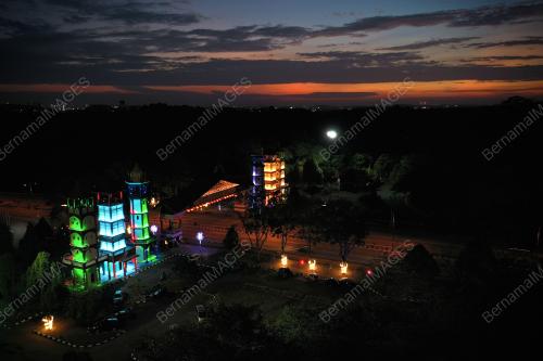 PINTU GERBANG AYER KEROH