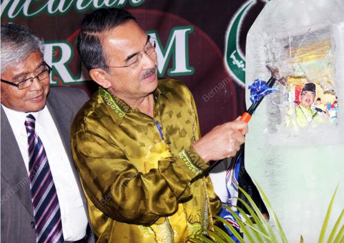 DATUK SERI MOHD ALI RUSTAM