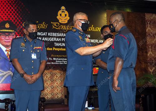 DATUK SERI MOHAMMAD HAMDAN WAHID