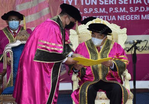 TUN MOHD ALI RUSTAM