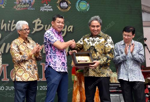 DATUK ABDUL RAZAK ABDUL RAHMAN