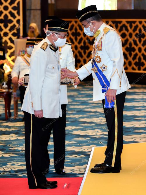 TUN MOHD ALI RUSTAM