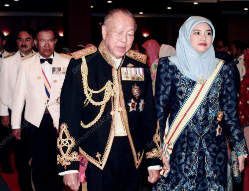 MK02-3_07_2000_AGONG-_SANTAPAN_11012016