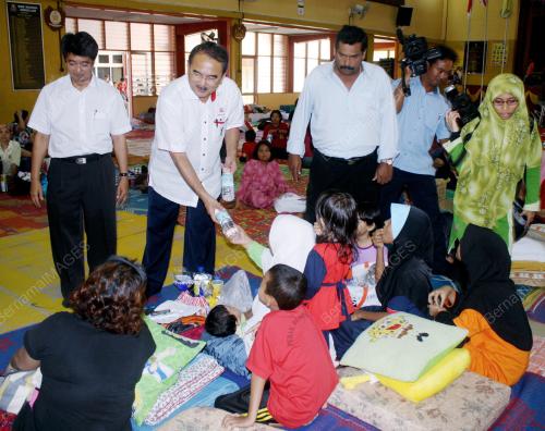 MK02_01022011_BERI_BANTUAN