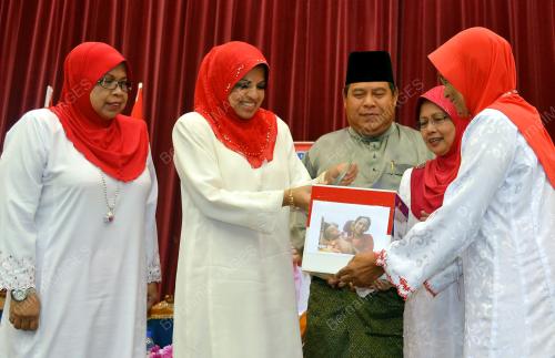 MK02_01092012_UMNO_ROHINGYA