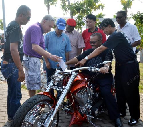 MK02_03052014_SHOW_MOTOR