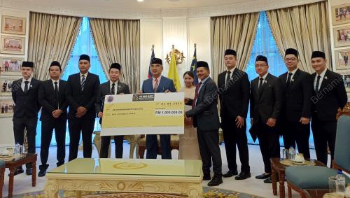 TUN MOHD ALI RUSTAM