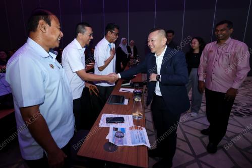 DATUK CHAN FONG HIN