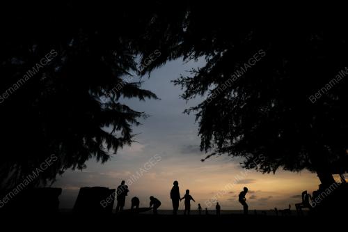 PANTAI PUTERI