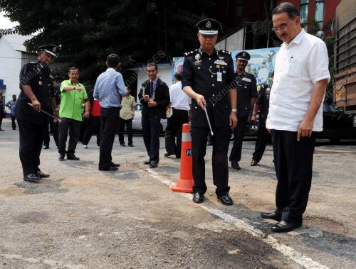DATUK SERI MOHD ALI RUSTAM