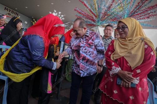 DATUK SERI SHAMSUL ISKANDAR MOHD AKIN