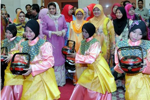 DATUK SERI SHARIZAT ABDUL JALIL