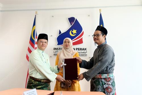 DATUK KHAIDHIRAH ABU ZAHAR