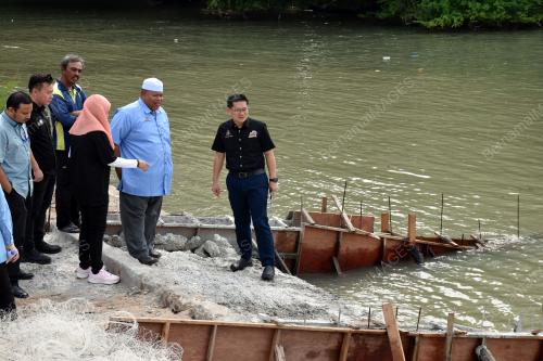 DATUK LIM BAN HONG