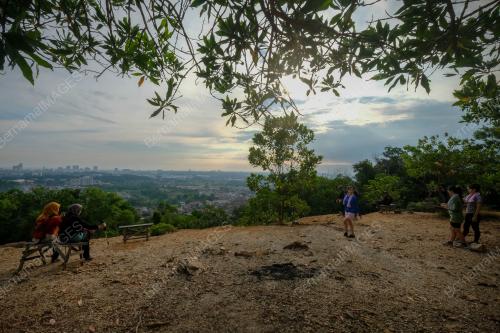 BUKIT BERUANG