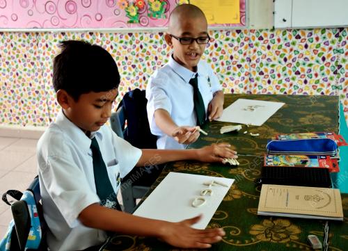 MURID DISLEKSIA