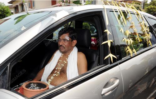 MK02_08032014_SUBRA_VAN