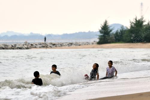 PANTAI PENGKALAN BALAK