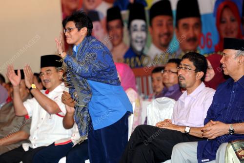 MK02_08102013_AZALINA_MT