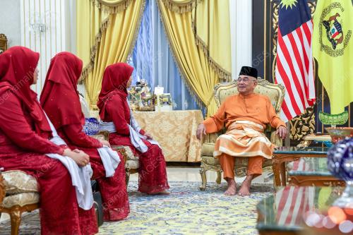 TUN MOHD ALI RUSTAM