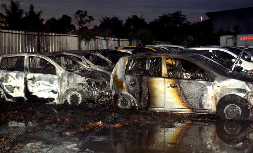 MK02_09062014_KERETA_TERBAKAR