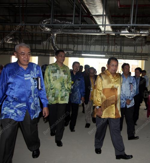 AWANG ADEK HUSSIN