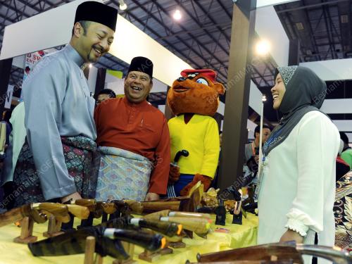 DATUK MUKHRIZ TUN MAHATHIR